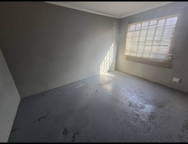 264M² WAREHOUSE TO LET IN ANDERBOLT